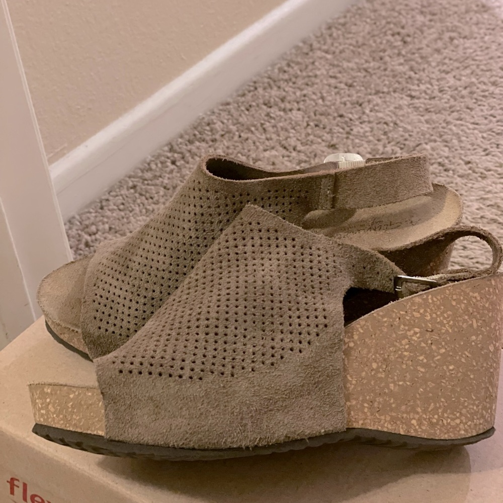 Tan comfy wedges